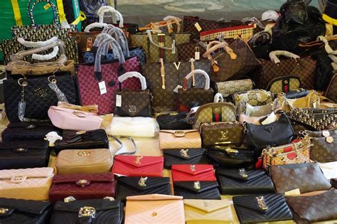 is it illegal to buy a fake bag|selling branded purses legal.